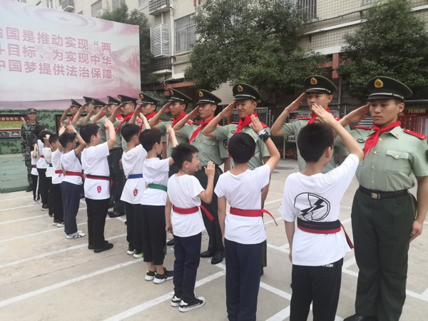 同庆建军节 共叙鱼水情 ——郑州市花园路街道八一建军节军民联谊活动