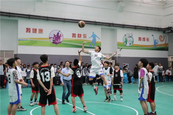 体育青春梦想之篮南阳市第六完全学校高级中学举办首届校长杯篮球比赛