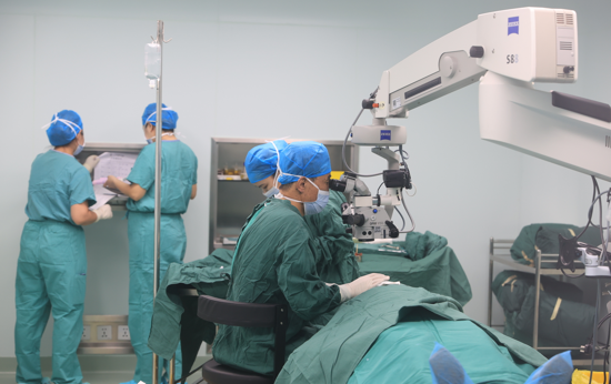 河南知名眼科专家解析10多万近视手术数据 提醒近视手术并非越贵越好